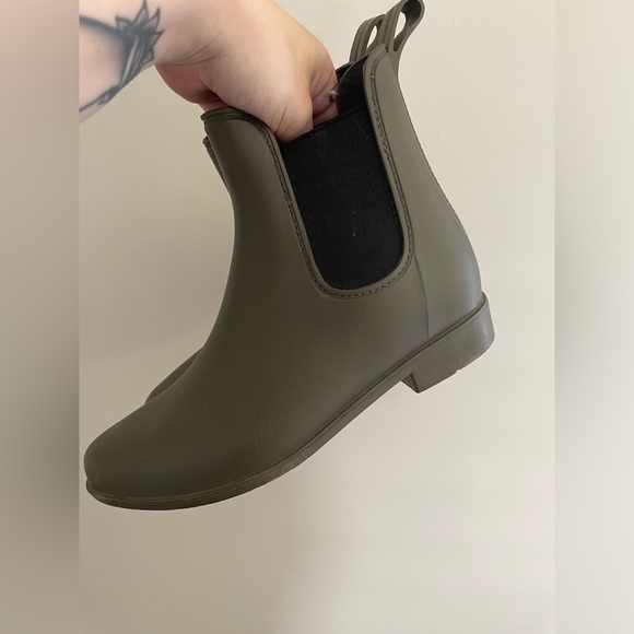 A New Day Women’s Green Chelsea Rain Boots Size 7 - Picture 7 of 7